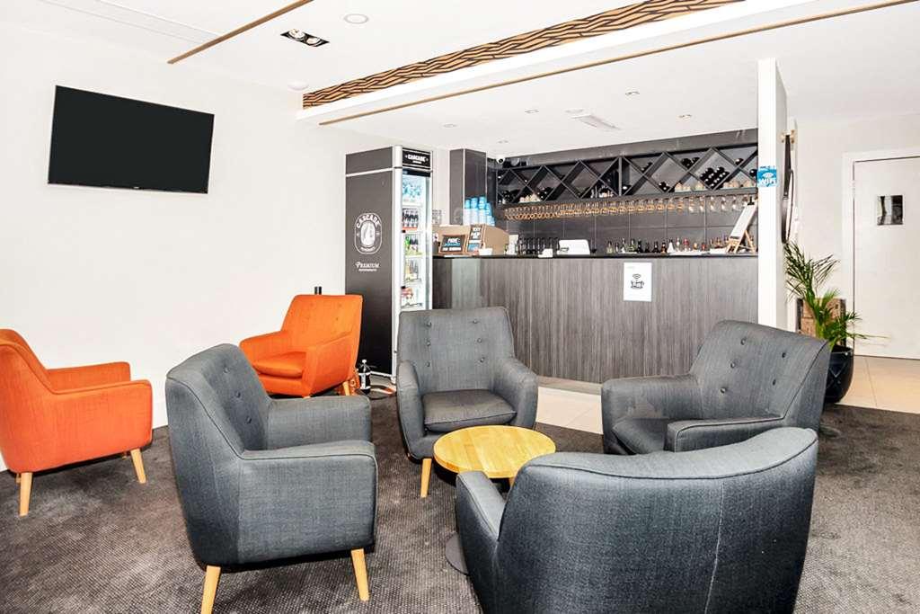 แคลเรียน โฮเต็ล ทาวส์วิลล์ Motel ทาวน์วิล ร้านอาหาร รูปภาพ